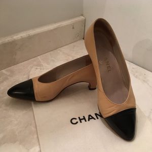 Vintage Chanel Spectator Beige/Black Toe cap Pumps
